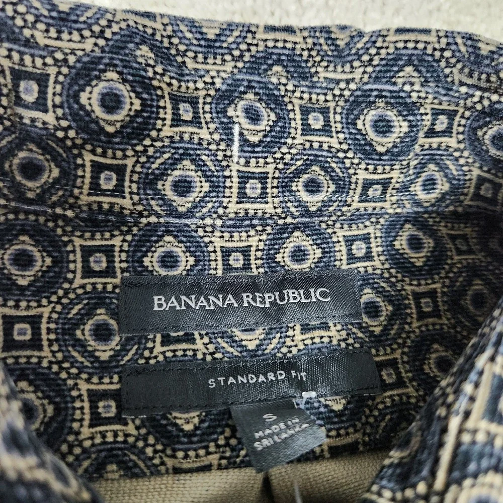 Banana Republic Corduroy Shirt Men Small Microwale Aztec AOP Navajo Southwestern
